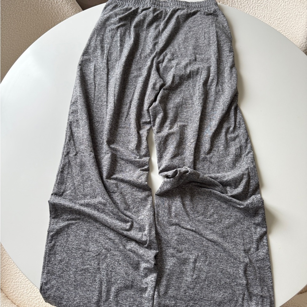 Vuori Halo Essential Wideleg Pant - Picture 5 of 6